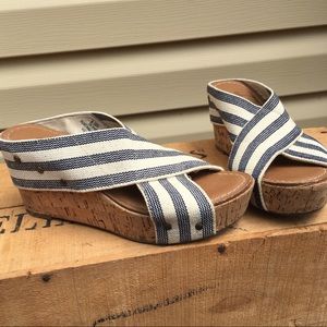 Crown Vintage Wedges